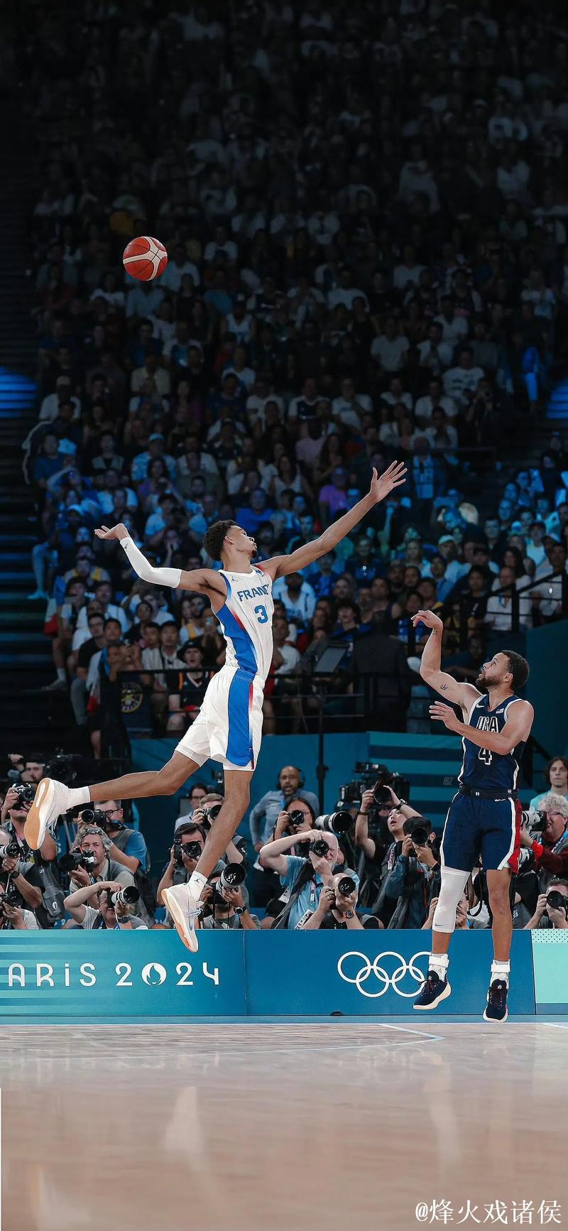 文班亚马中路持球 弧顶干拔三分命中