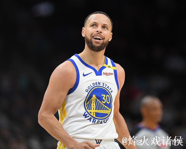 库里谈复出首战：我个人感觉不错，自己重新找回了比赛节奏